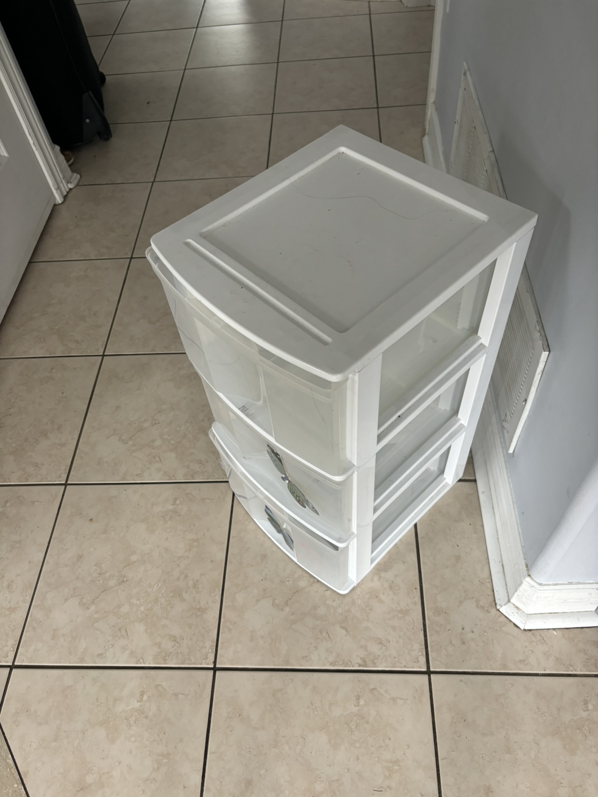 2 storage drawers