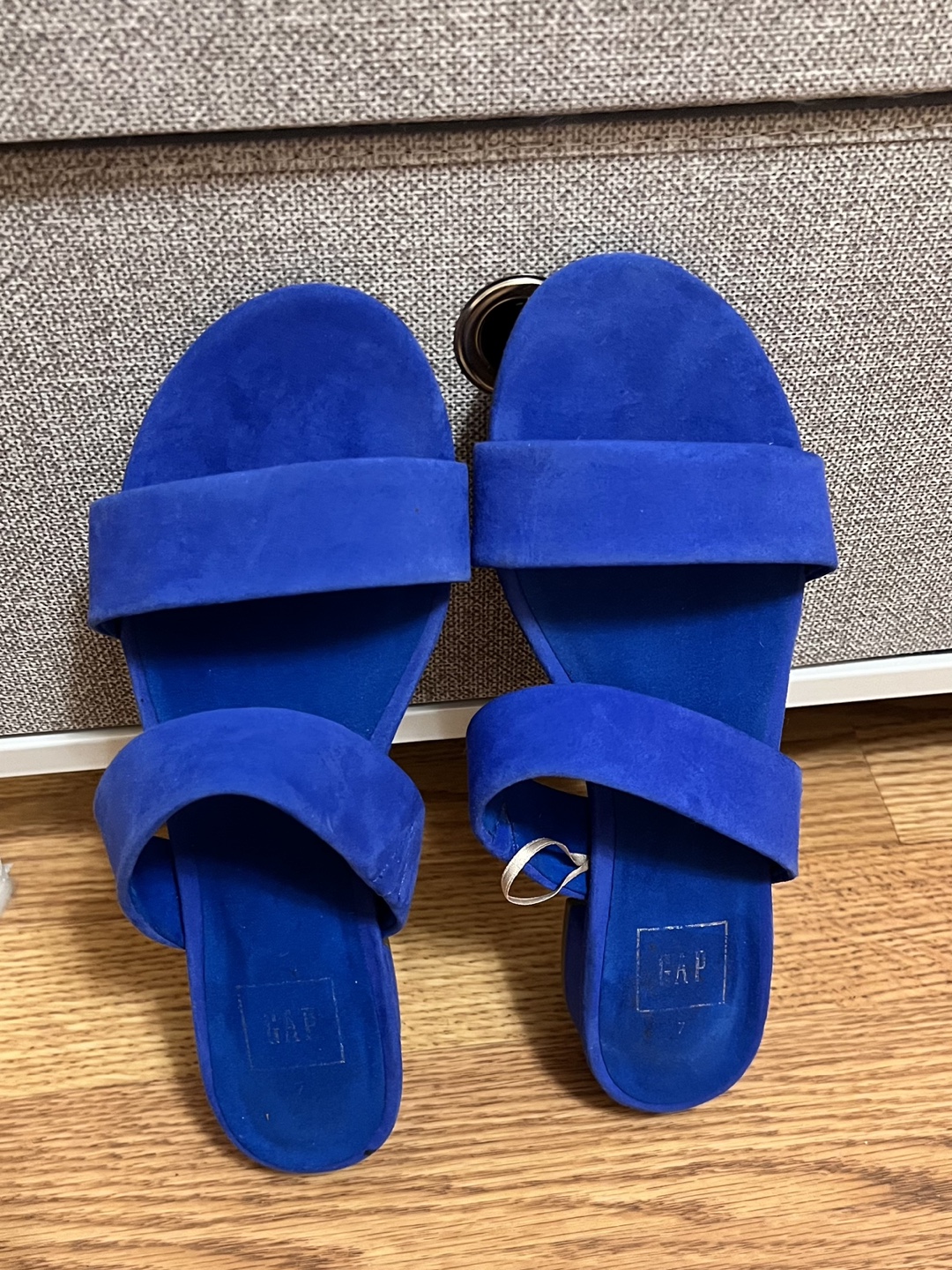 Women's shoe size 7 from Gap thumbnail