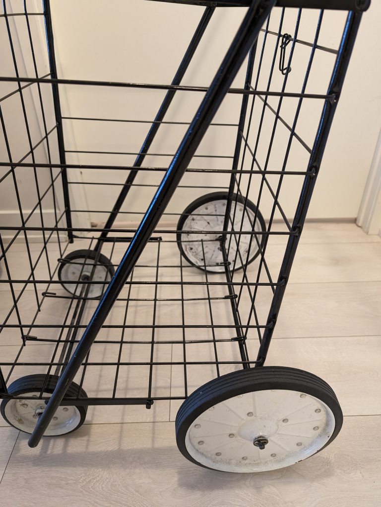 Immediate Sale- Shopping Cart thumbnail