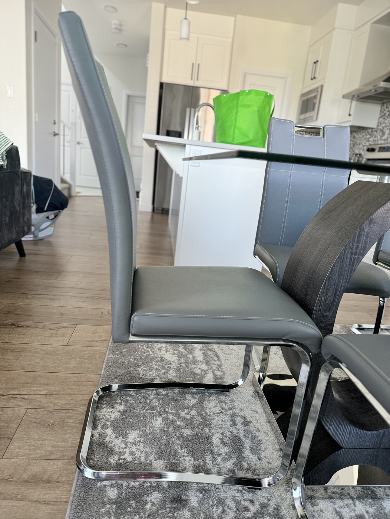 Dinning table with 6 chairs - photo 3