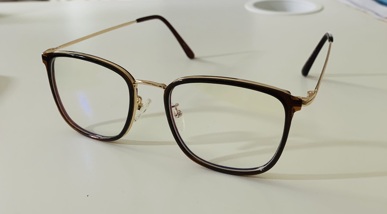glasses frame with blue light protection thumbnail