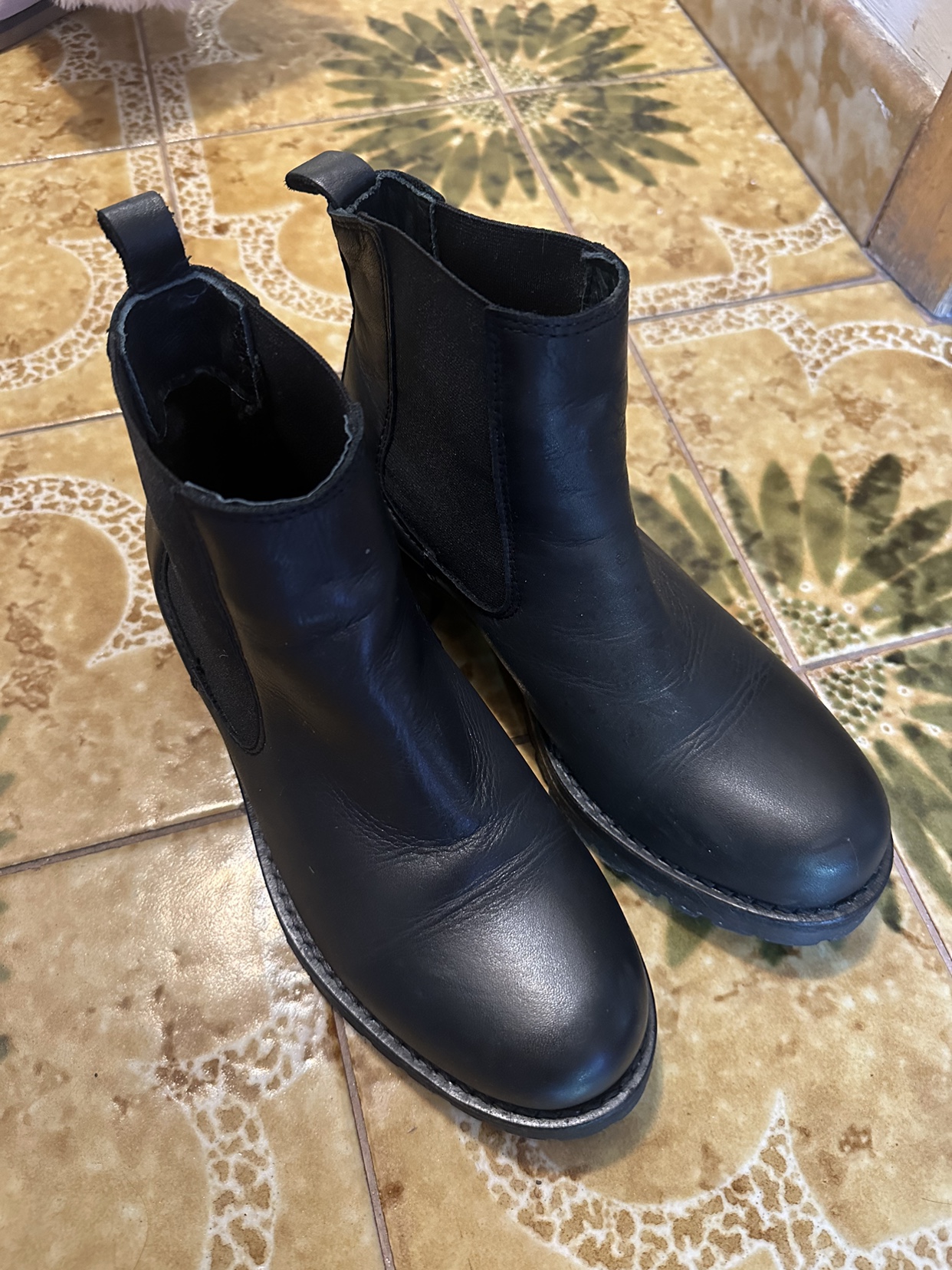 Genuine leather boots image indicator(2)