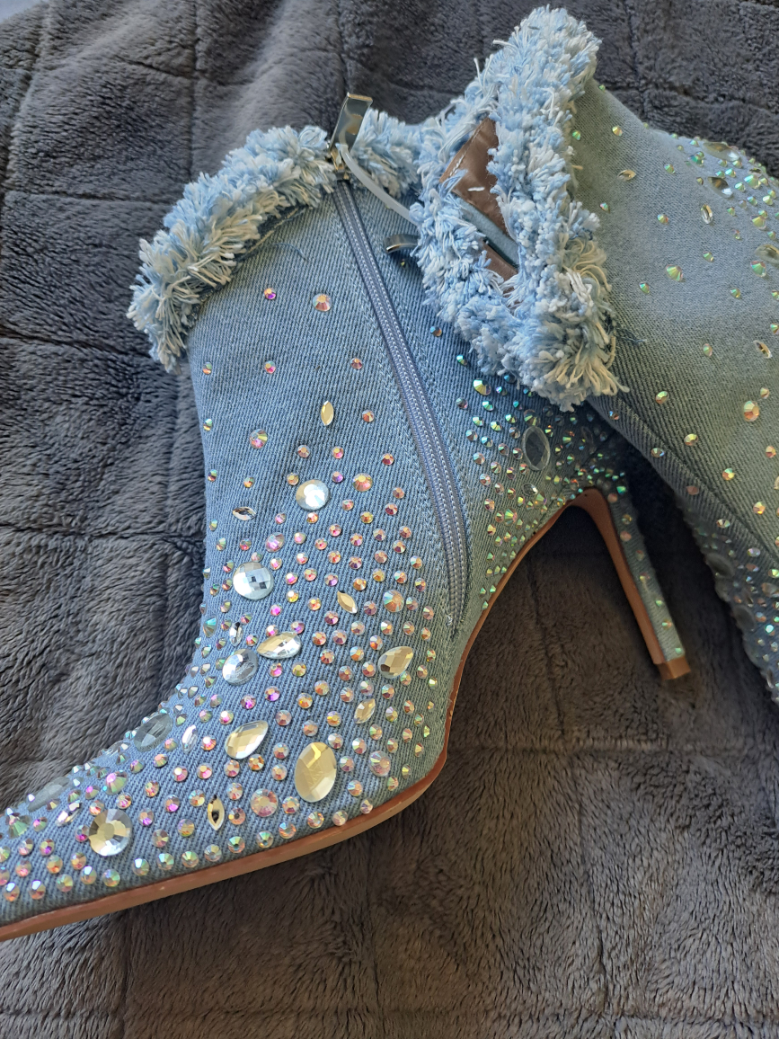 Ladies ankle booties Brand New Size 8 image indicator(2)