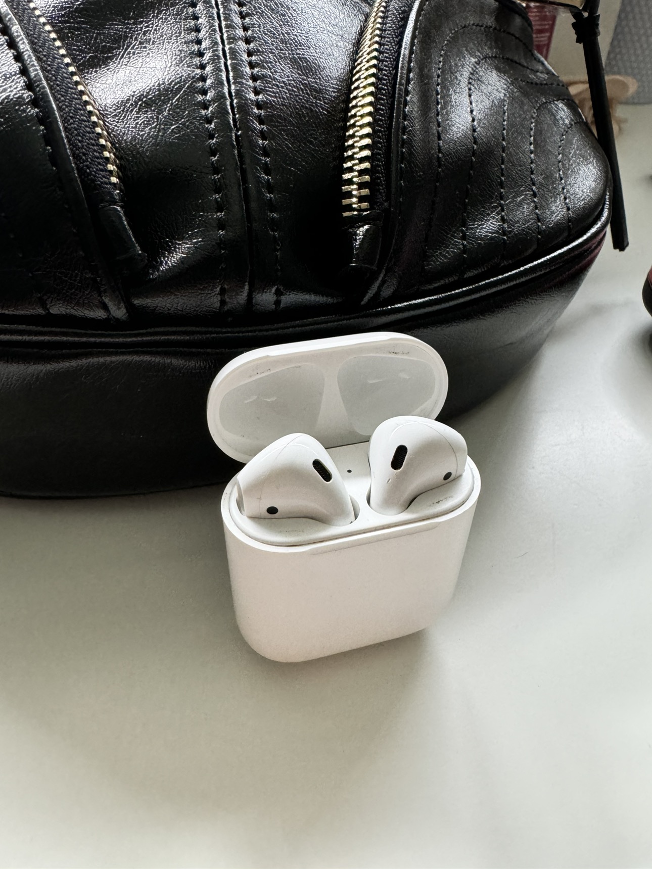 Airpods 2nd Generation - photo 4