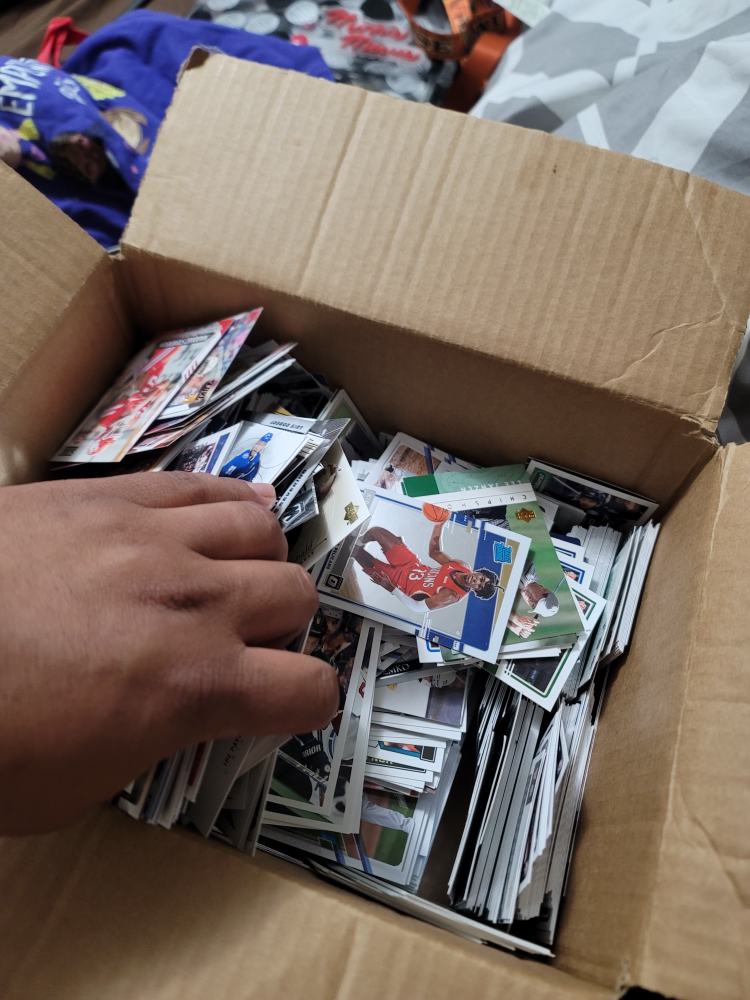 Box of mix sports cards - photo 2