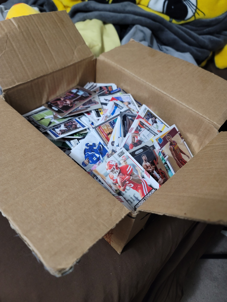 Box of mix sports cards - photo 3