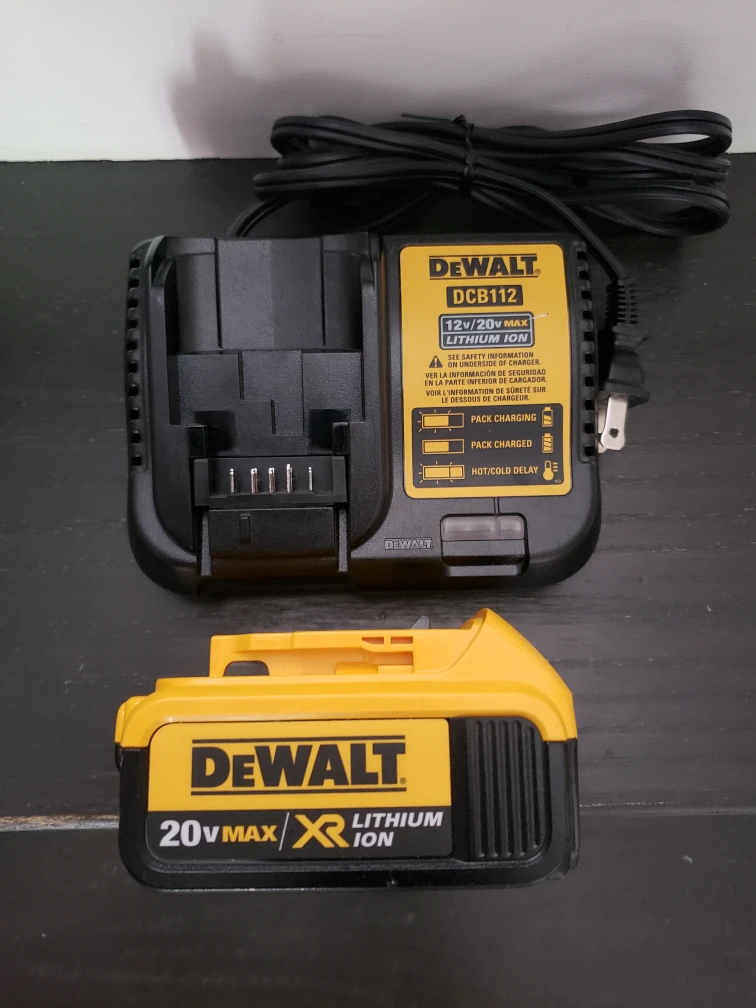 Dewalt 4ah battery and Charger