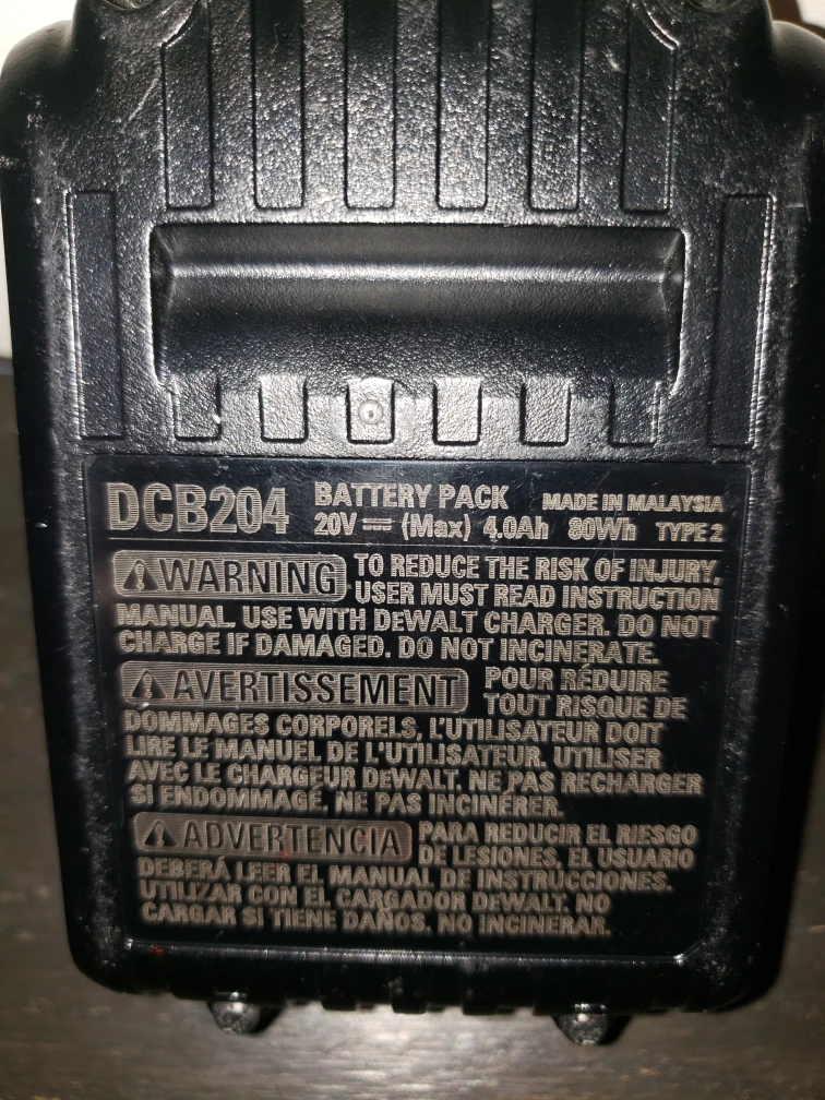 Dewalt 4ah battery and Charger - photo 2