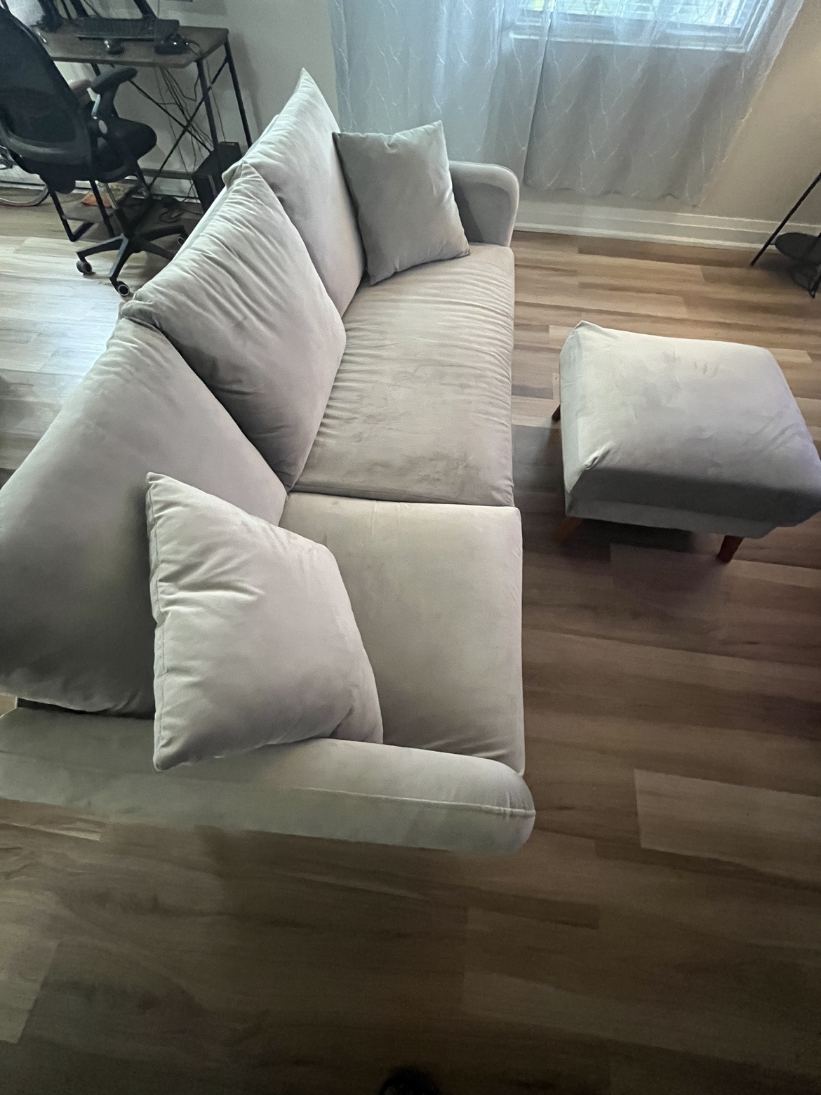 Reversible  Sectional Couch - photo 2