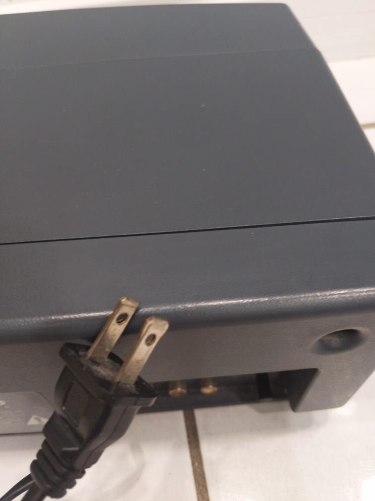 Model 88 table top radio by Henry Kloss in excellent condition - photo 3