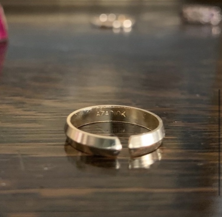 Perfect Solid 10k Gold Vintage Toe Ring image indicator(3)