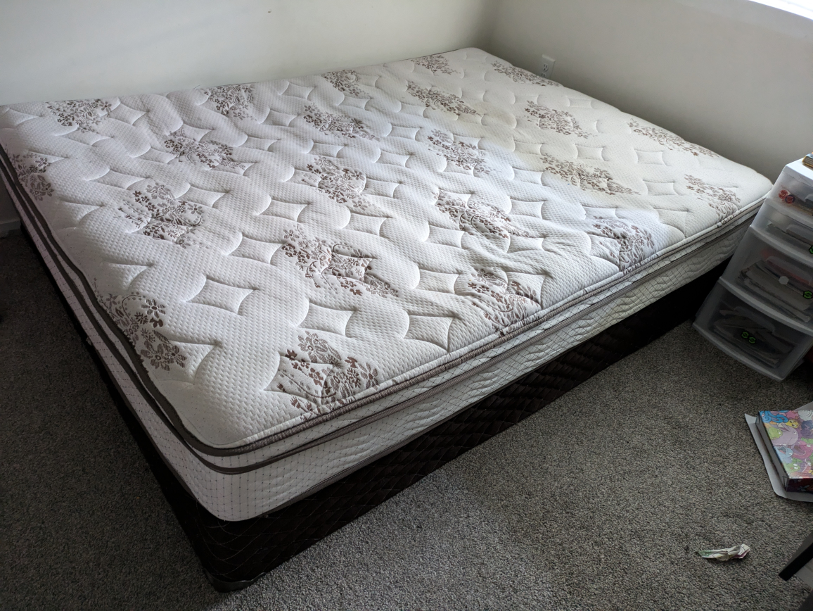 Queen size box spring and mattress - photo 3