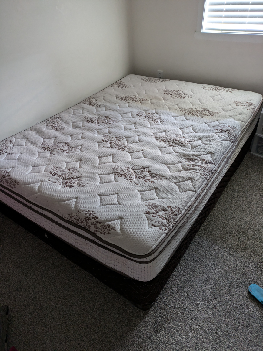 Queen size box spring and mattress - photo 4