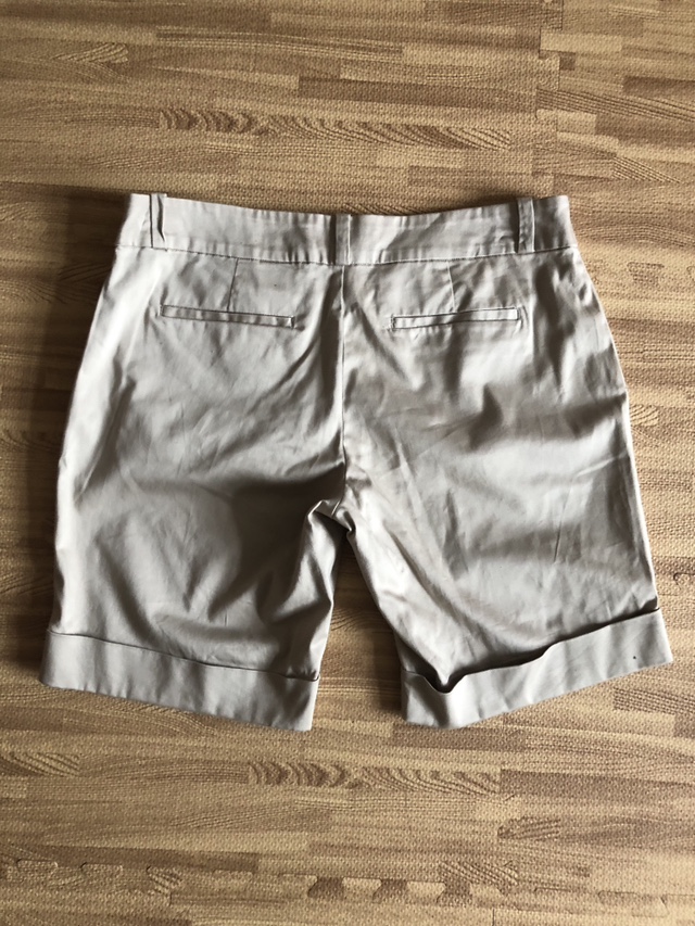 Joe Fresh size 8 Khaki shorts image indicator(2)