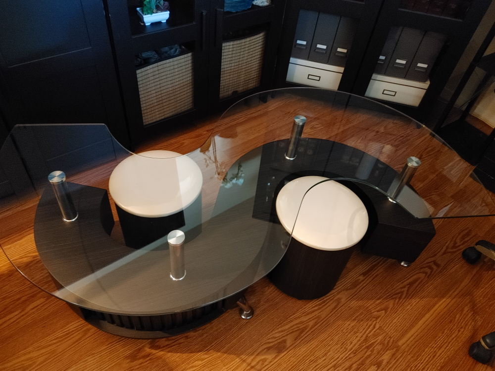 CoffeeTable with 2 stands