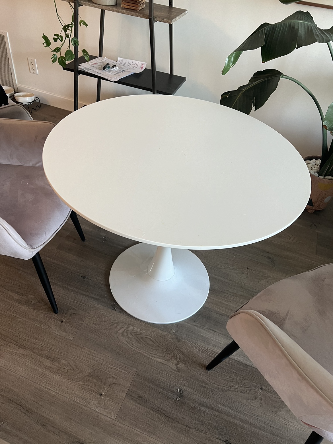 White Tulip Table - photo 2