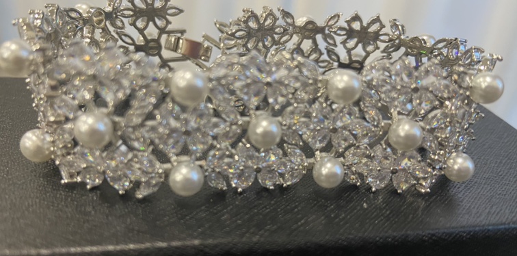 New white gold plated cubic zirconia bracelet image indicator(5)