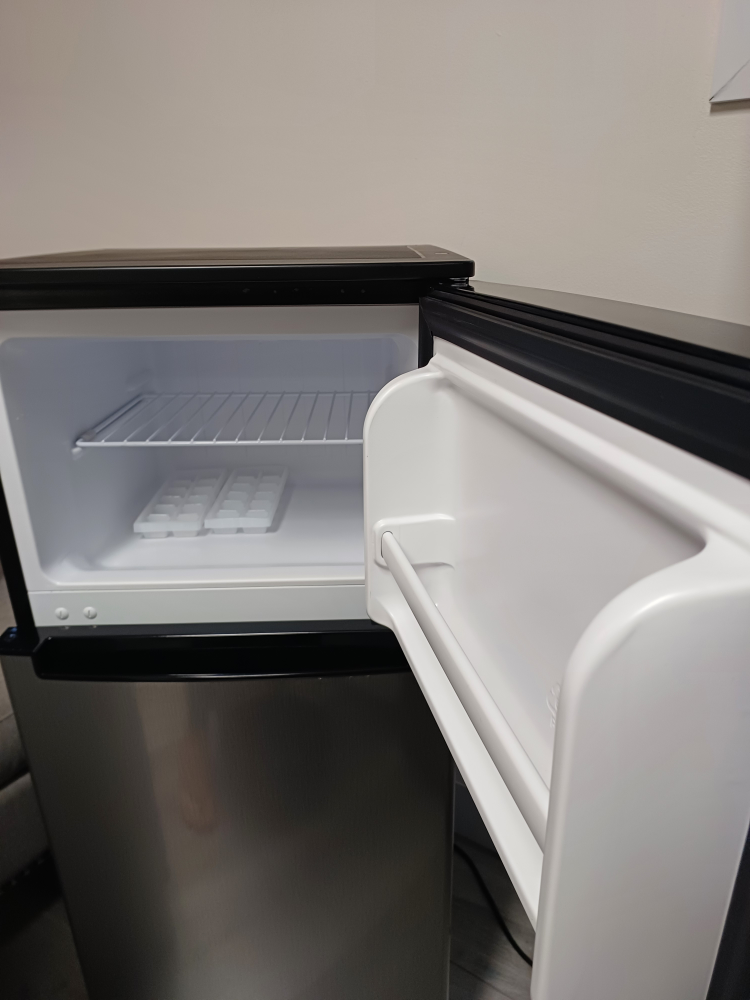 Stainless Steel Mini Fridge Magic Chef - photo 4