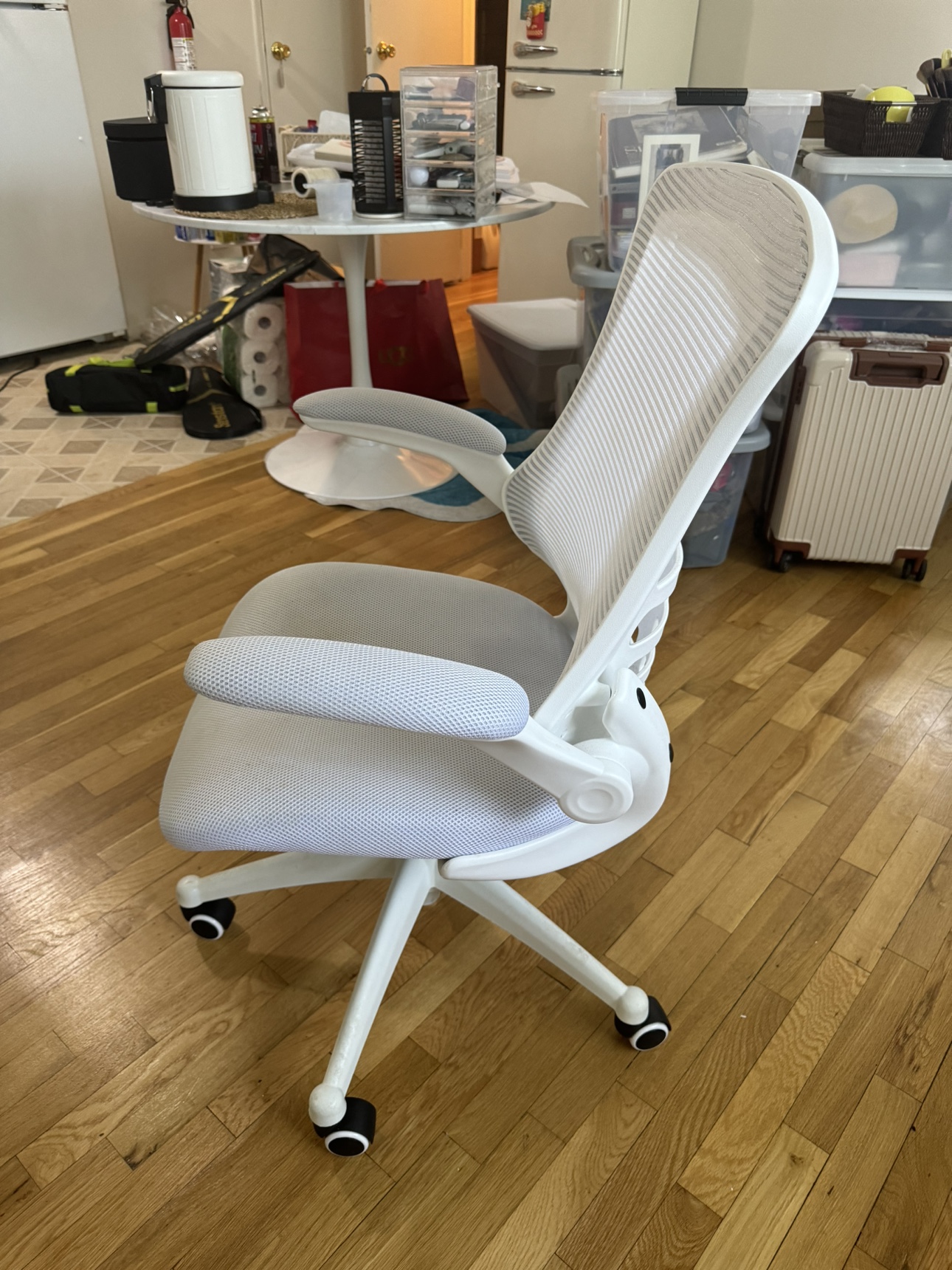White desk chair - photo 2