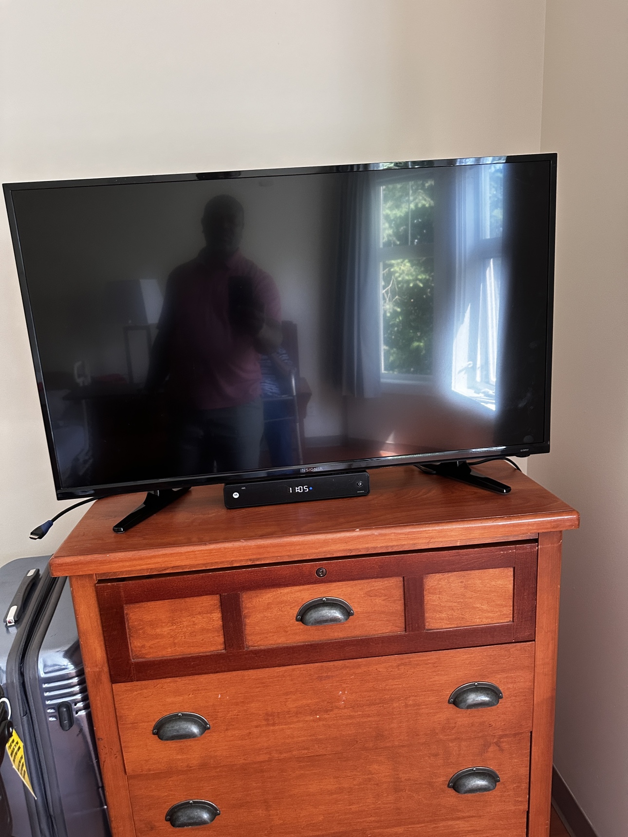 40” INSIGNA LED TV image indicator(2)