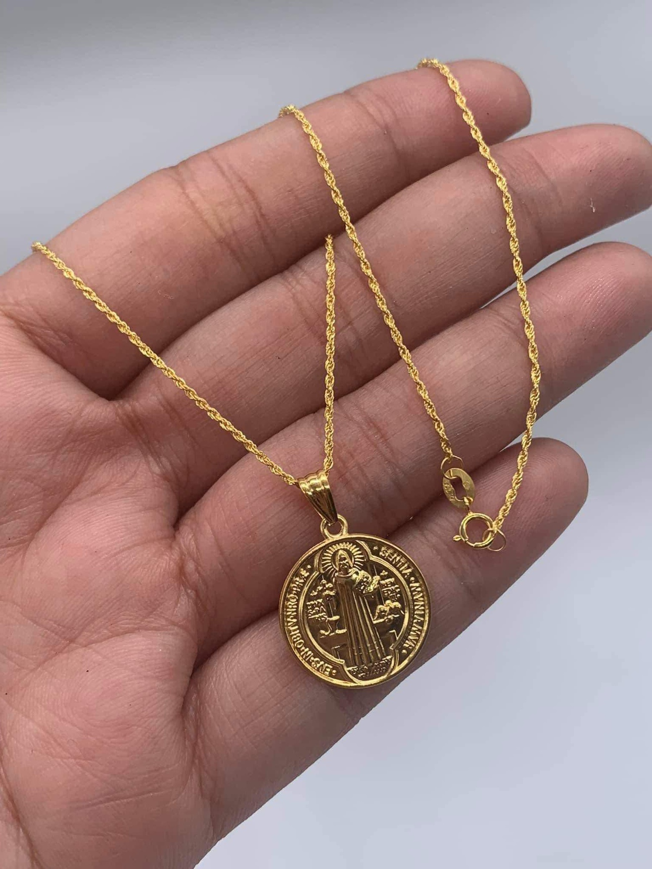 18k St. Benedict Necklace - photo 3