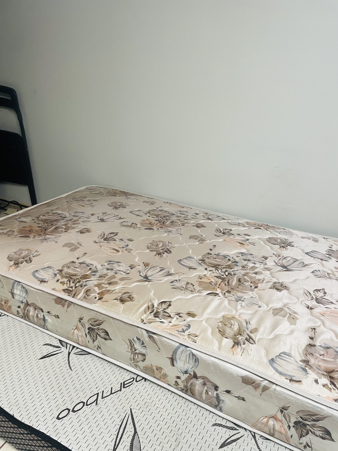 Single mattress thumbnail