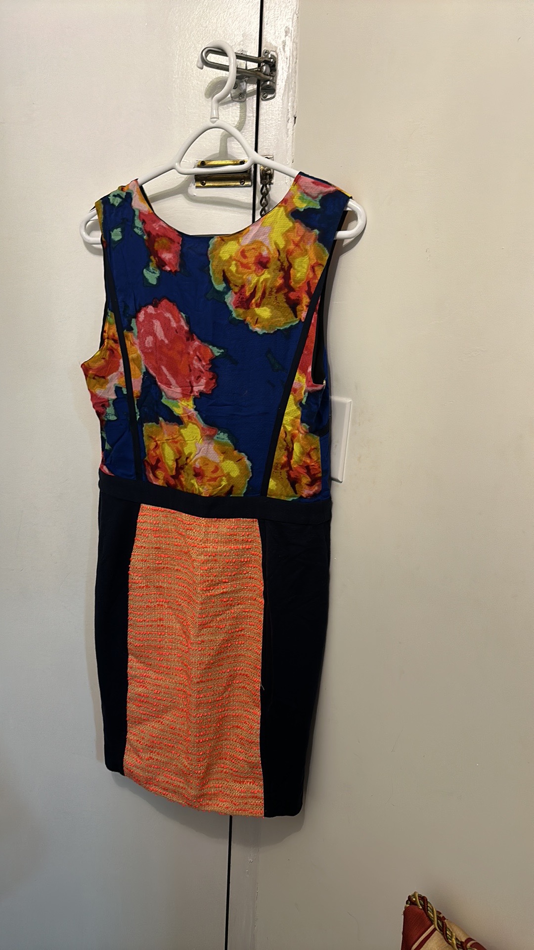 Beautiful vibrant dress - photo 5