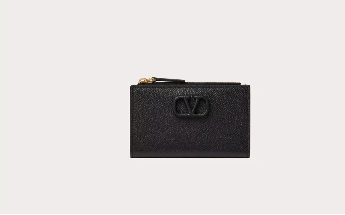 VLOGO SIGNATURE GRAINY CALFSKIN CARDHOLDER WTH ZIPPER