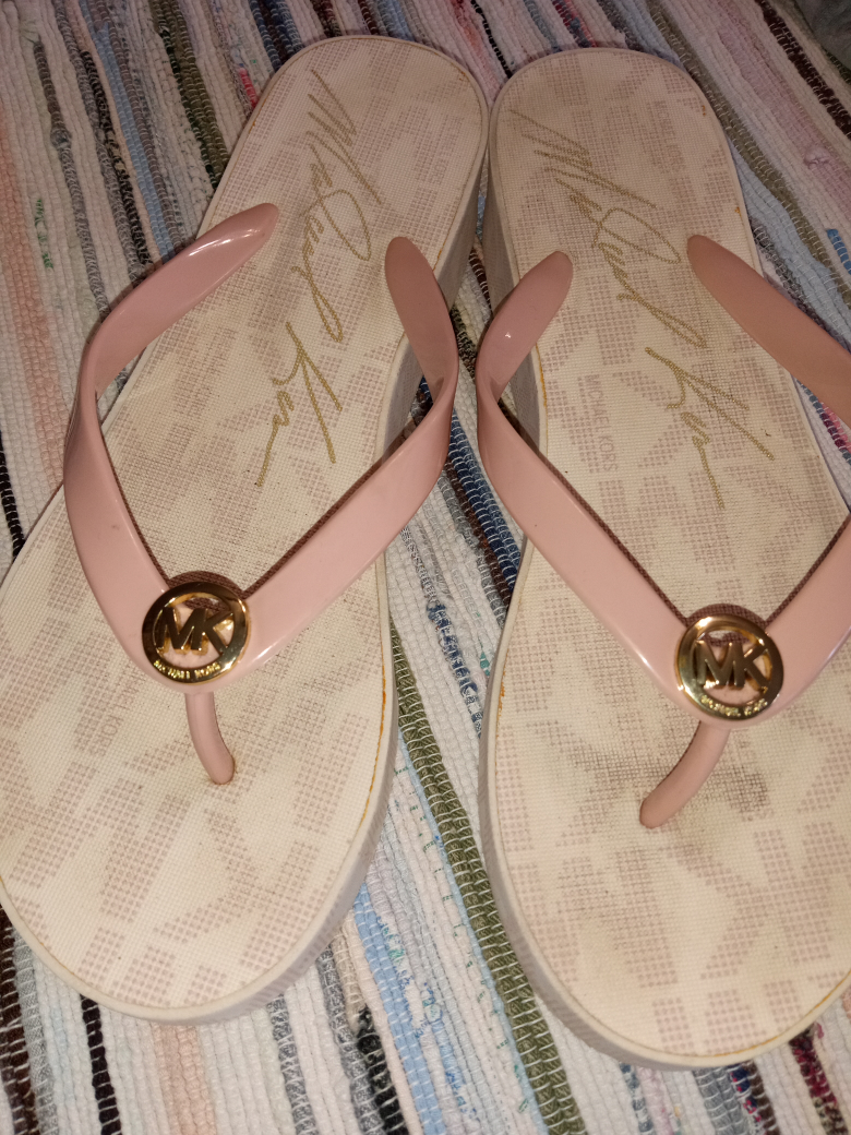 Micheal Kros wedge flip flops size 9