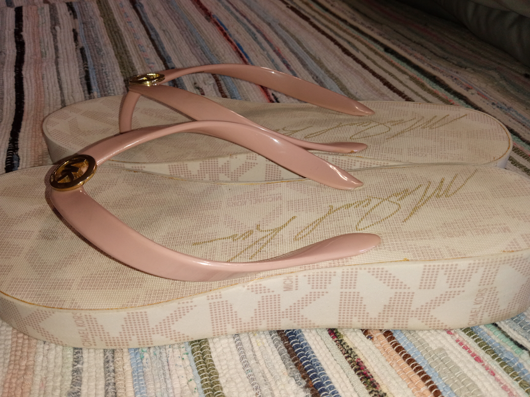 Micheal Kros wedge flip flops size 9 - photo 3