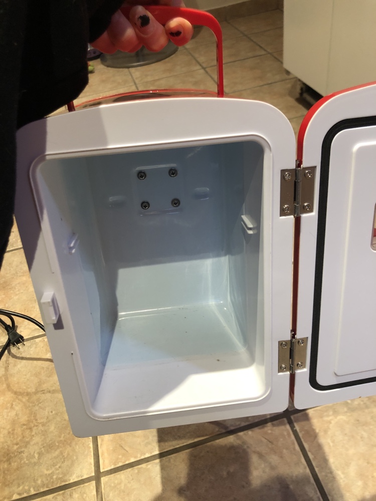 Red mini fridge image indicator(2)