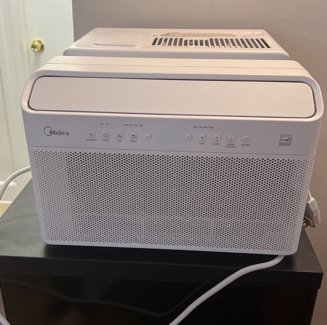 Midea 12,000 BTU Air-Conditioner With Remote Control - photo 2
