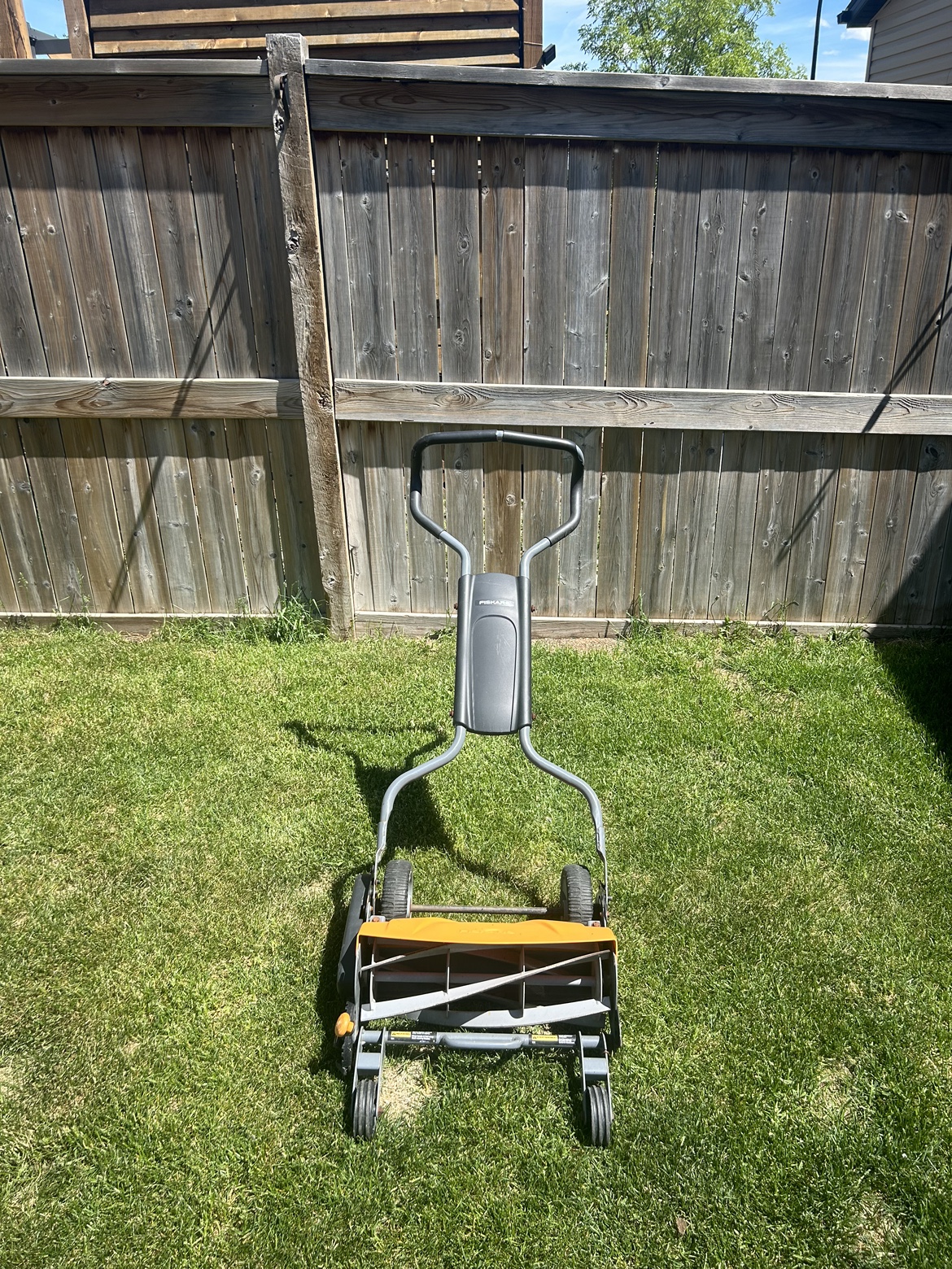 Fiskars Push Mower