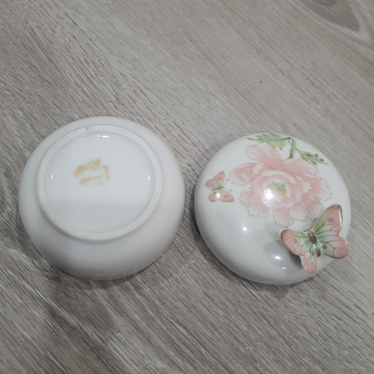 Vintage  pocerin  butterfly  box - photo 3