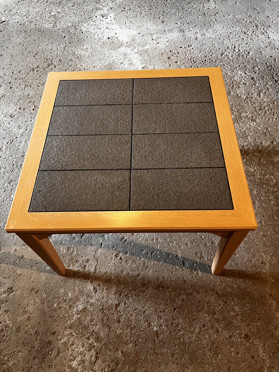 Solid wood coffee table with beautiful stain/heat resistant top