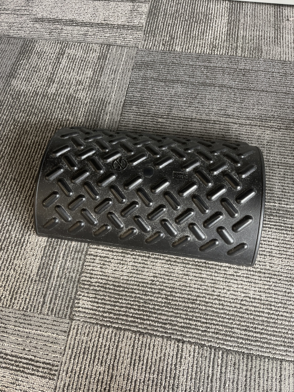 DAC MP-139 Economy Fixed Angle Foot Rest - Black image indicator(2)