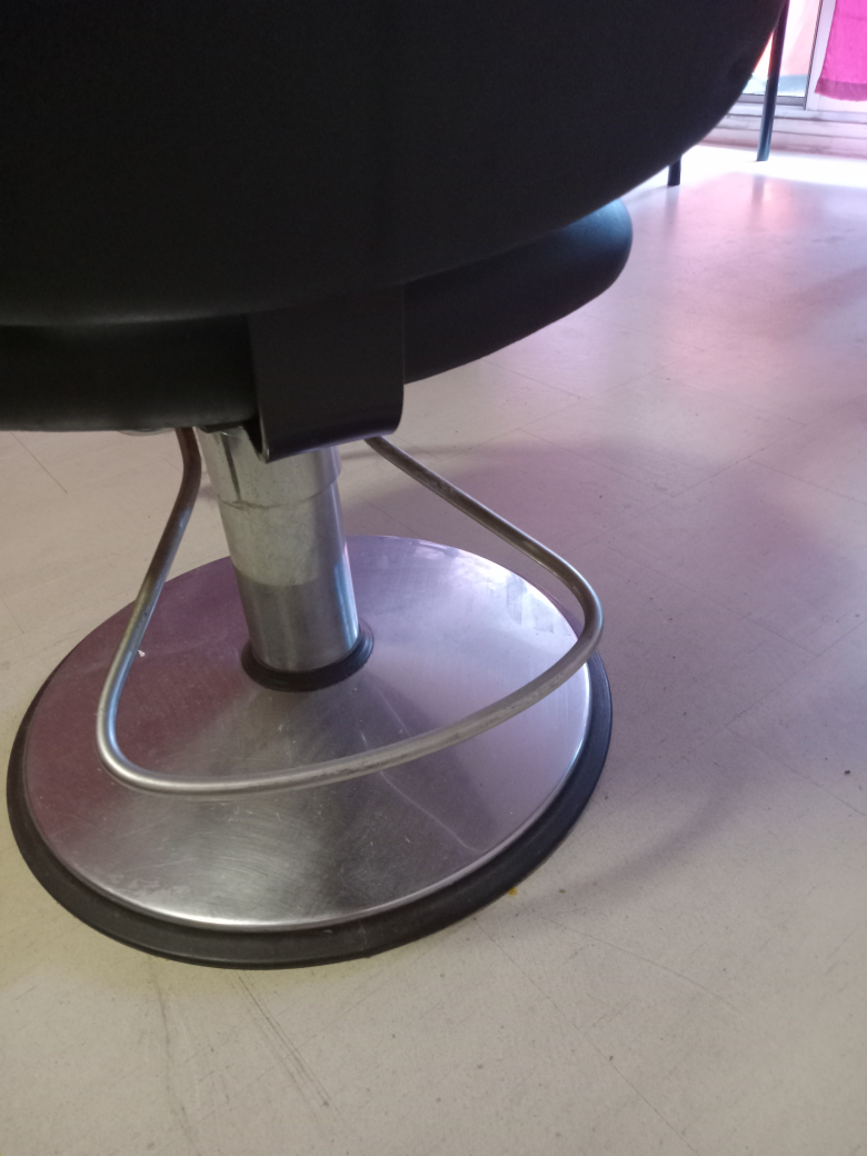 Hairstylist  salon chair - photo 3