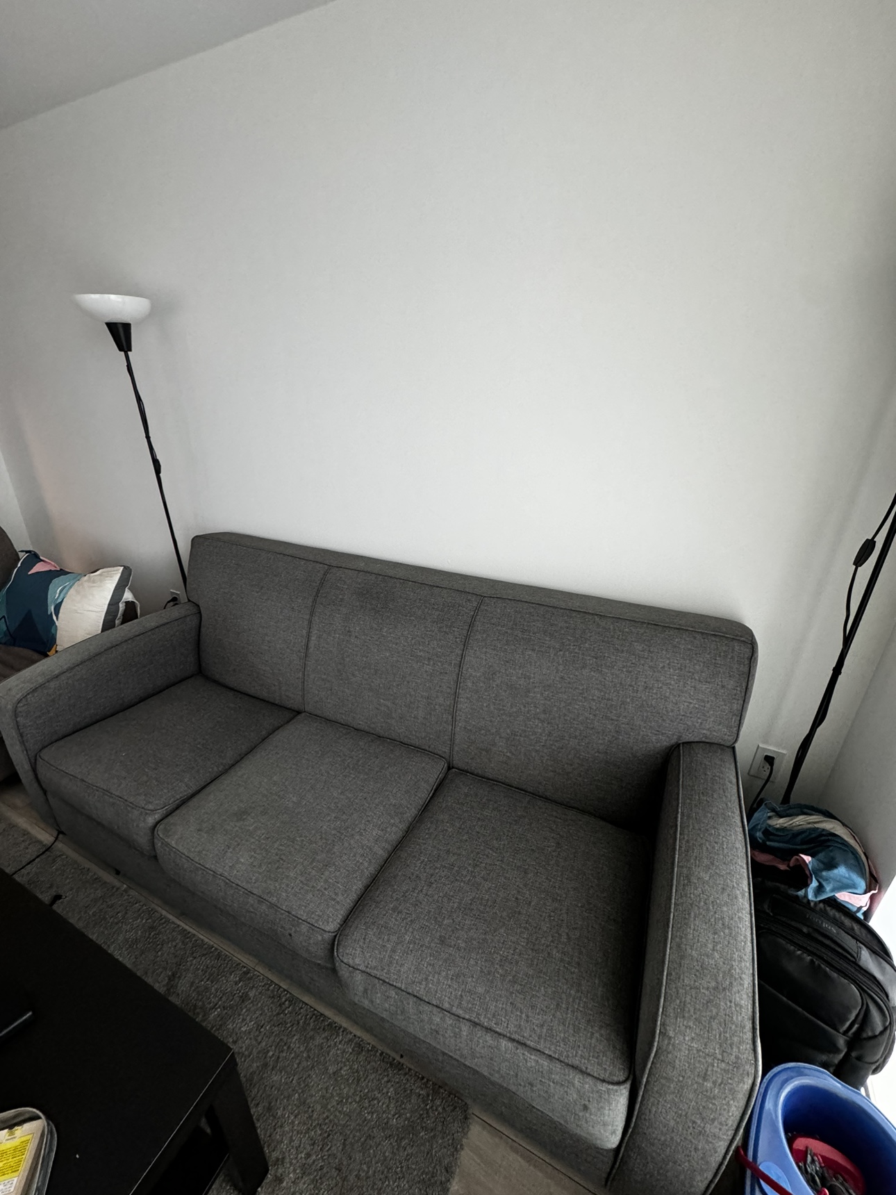 Large sofa new condition - photo 3