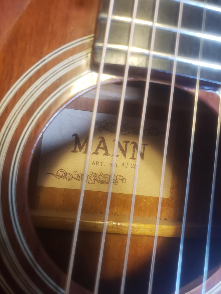 F220 Mann Acoustic Guitar W/ Hardcase Folk SZ - photo 4