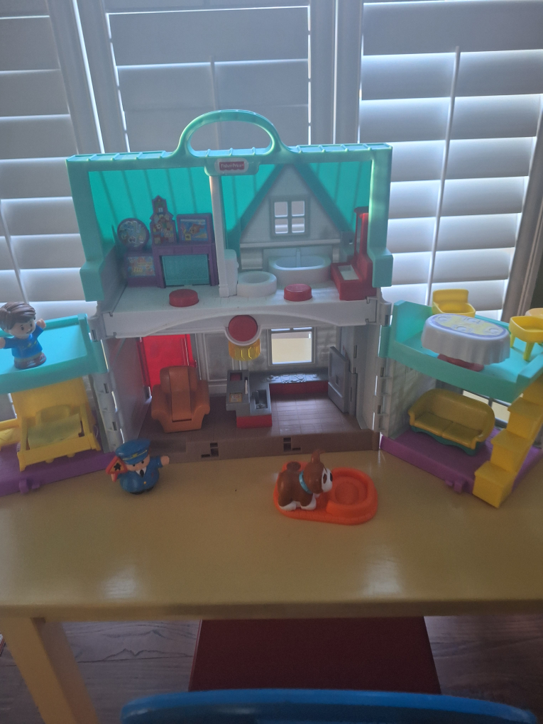 fisher price little people  house thumbnail