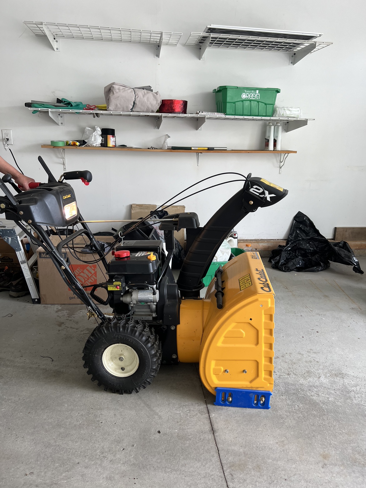 Two-Stage Snow Blower Cub Cadet