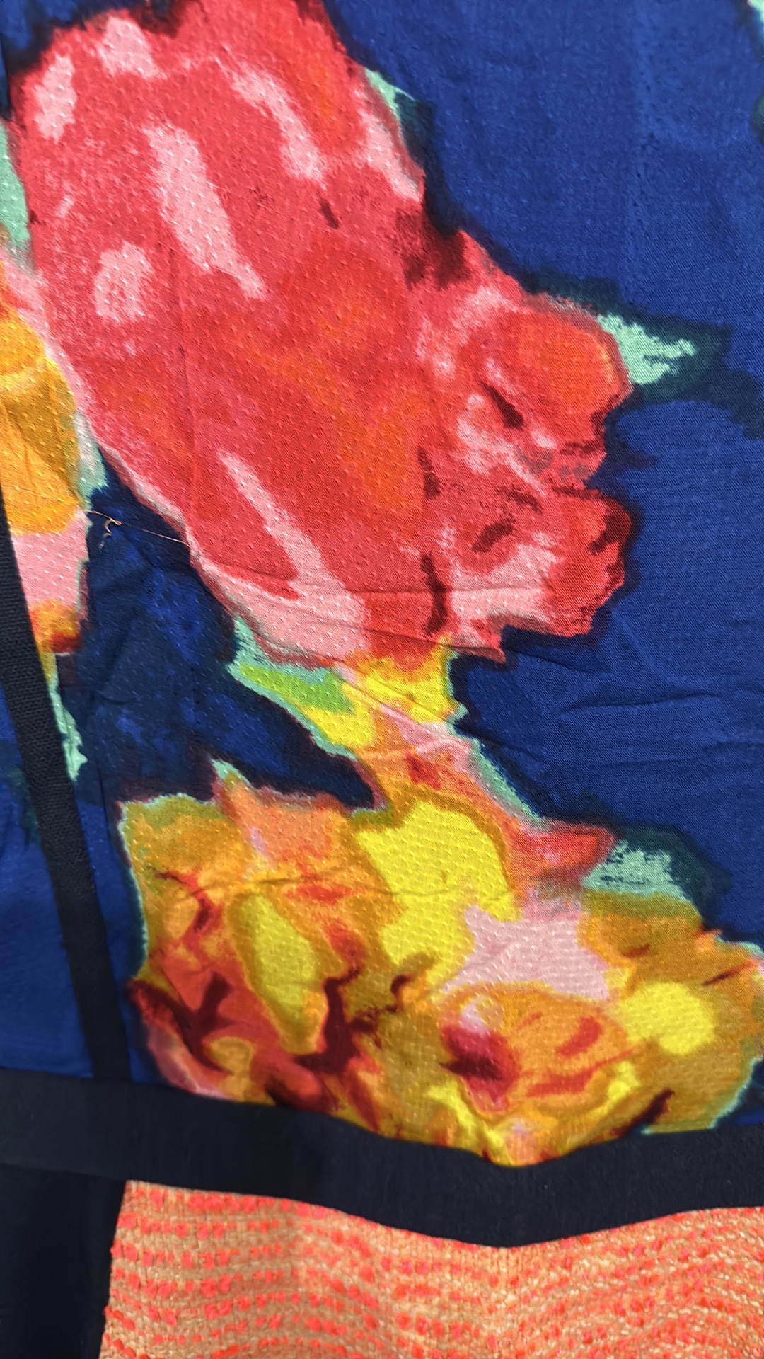 Beautiful vibrant dress - photo 3