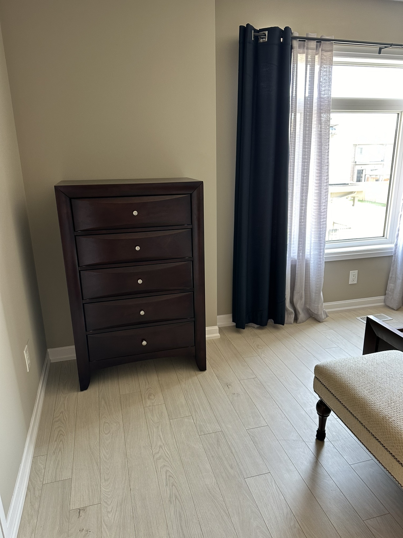 Queen size 4 Piece Bedroom Set - photo 2