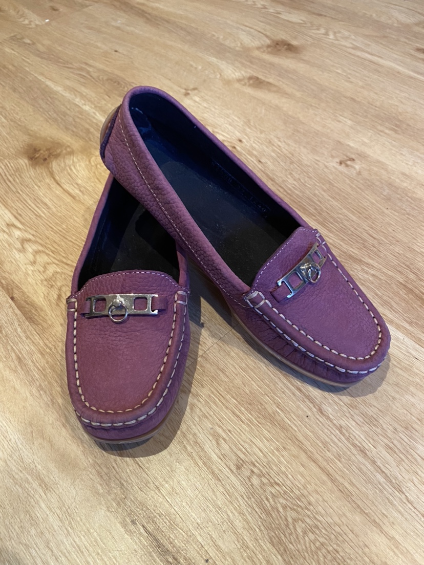 Women’s Flats / Loafer Suede Shoes size 6.5 / 37 thumbnail