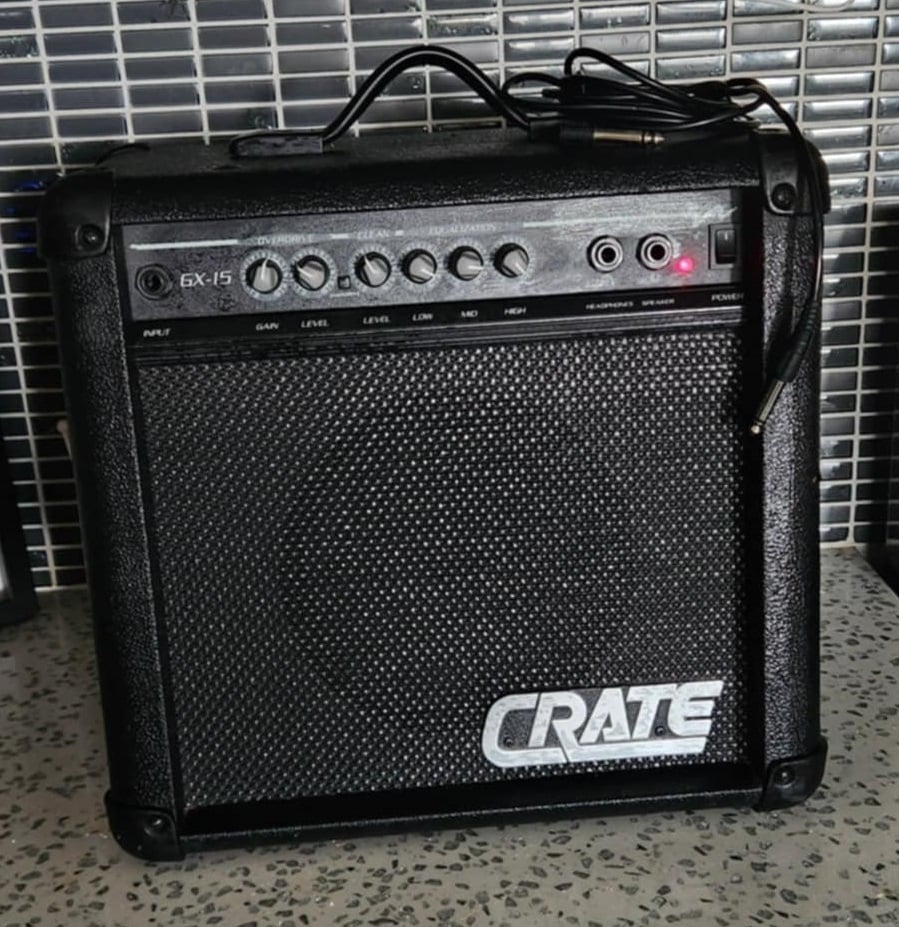Guitar Amp: Crate GX-15 (w/ patch cord)