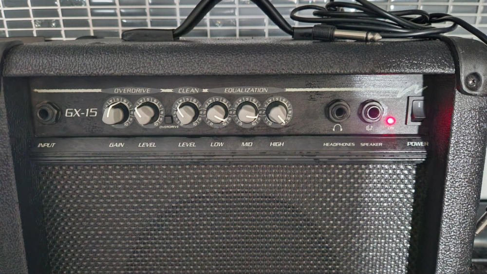 Guitar Amp: Crate GX-15 (w/ patch cord) - photo 2