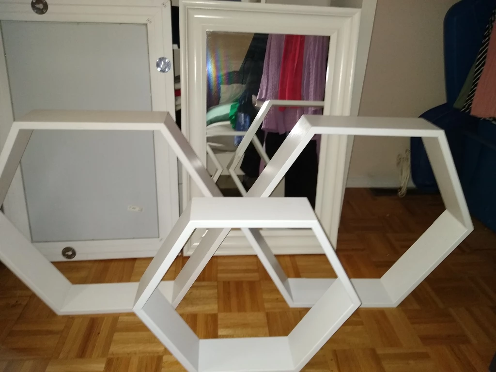 3 hexagon wall hangings/shelving image indicator(3)