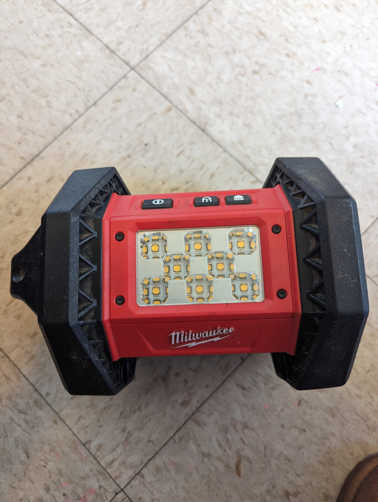 Milwaukee M18 Flood Light