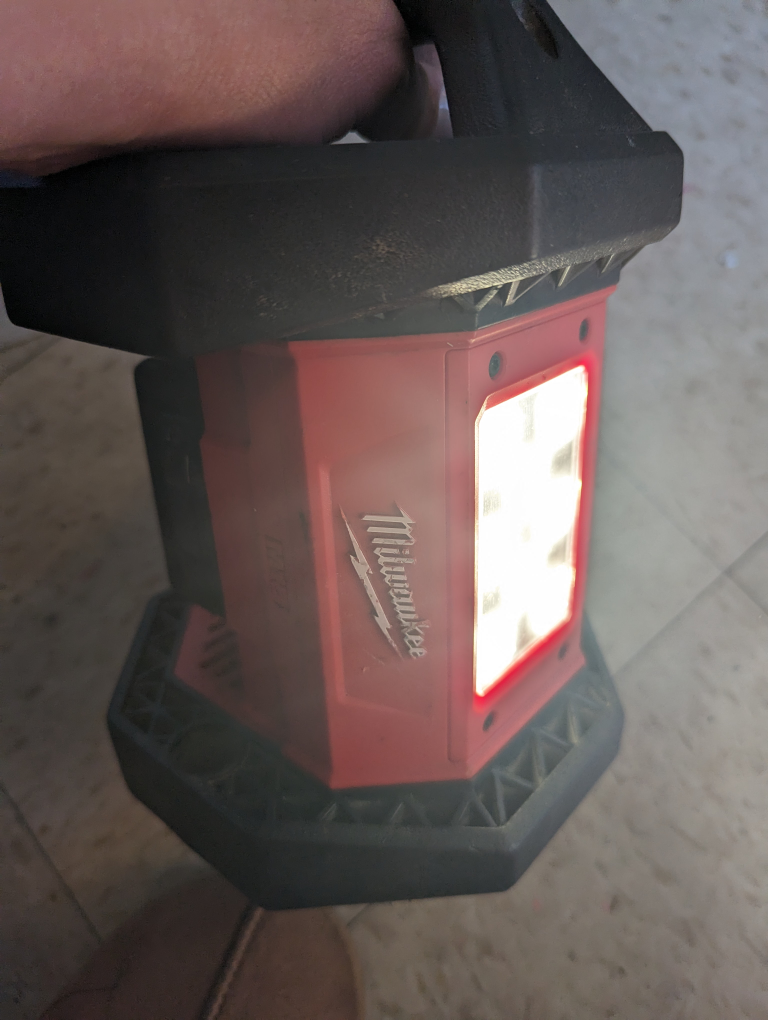 Milwaukee M18 Flood Light - photo 2