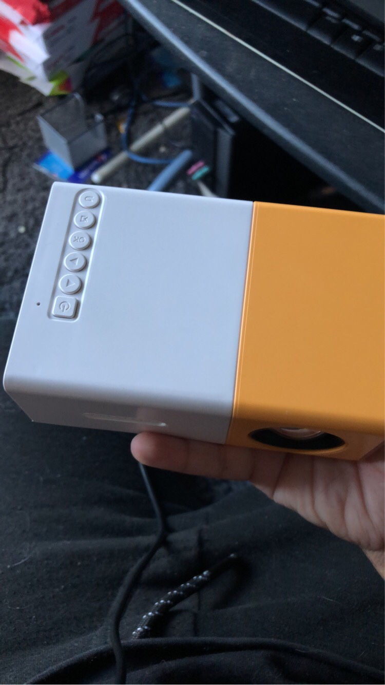 MINI  Projector 4k quality BRAND NEW OBO COMES WITH REMOTE - photo 2